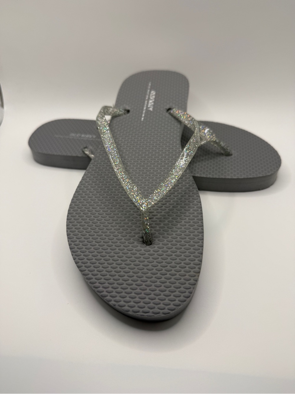 NWOT Old Navy Grey Glitter Flip Flop Sandals Size 7